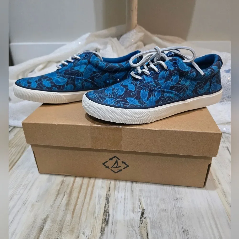 Sperry Striper II CVO sneakers in a Blue Lobster New In Box Sz 4.5